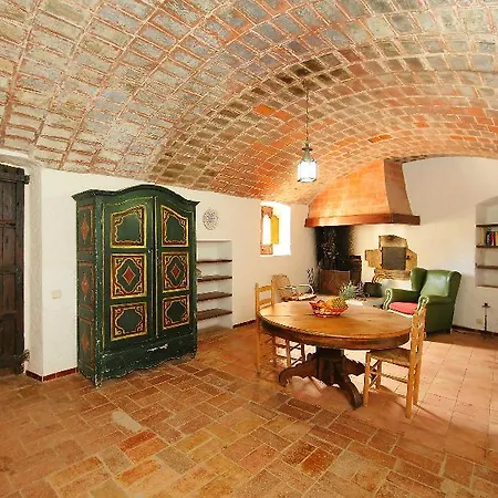 Moli De Mayola Six Bedroom Hotel